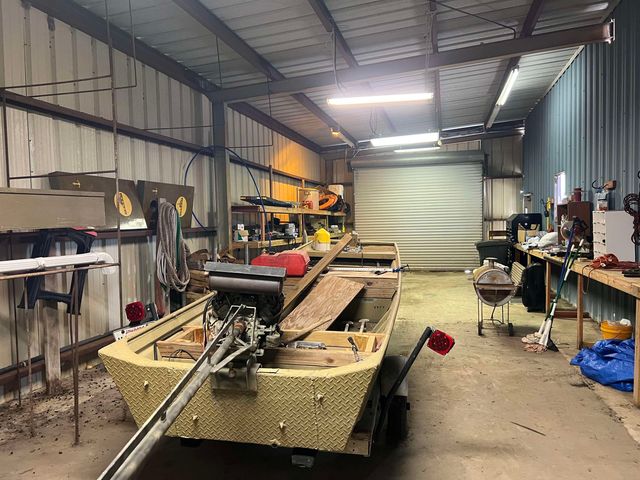 5256 Bayouside Dr, Chauvin, LA 70344