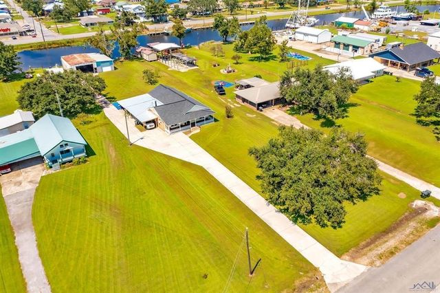 5256 Bayouside Dr, Chauvin, LA 70344