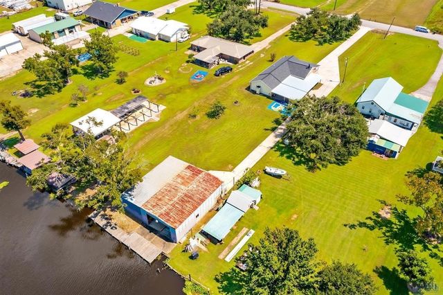5256 Bayouside Dr, Chauvin, LA 70344