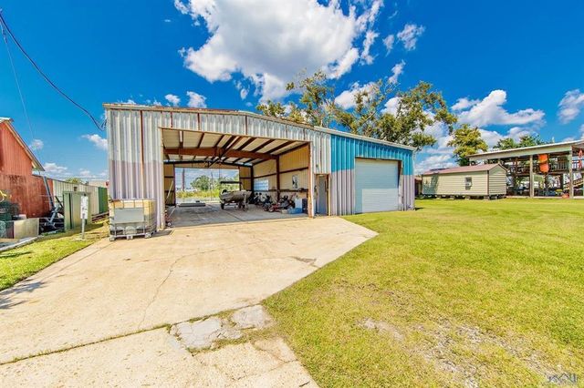 5256 Bayouside Dr, Chauvin, LA 70344