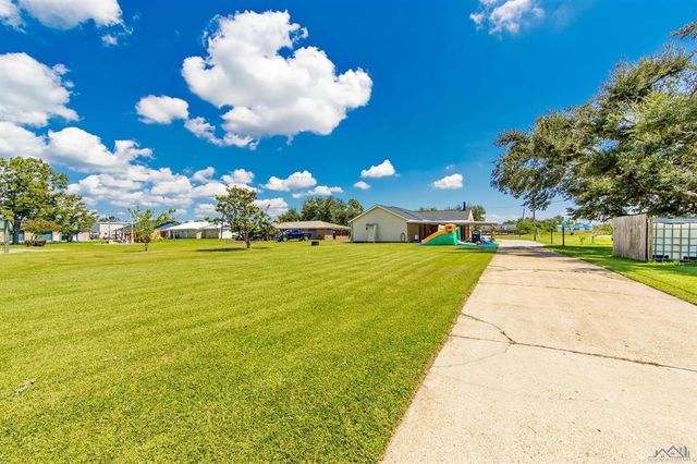 5256 Bayouside Dr, Chauvin, LA 70344