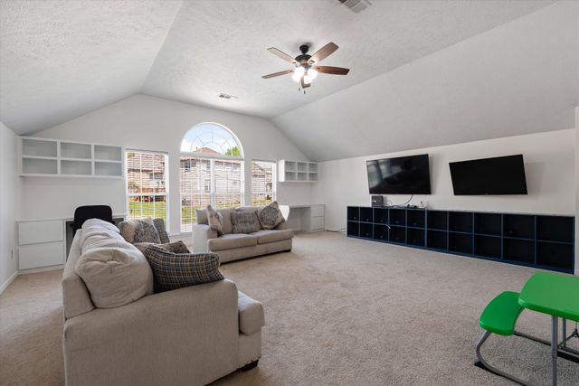 4277 October Woods Dr, Antioch, TN 37013