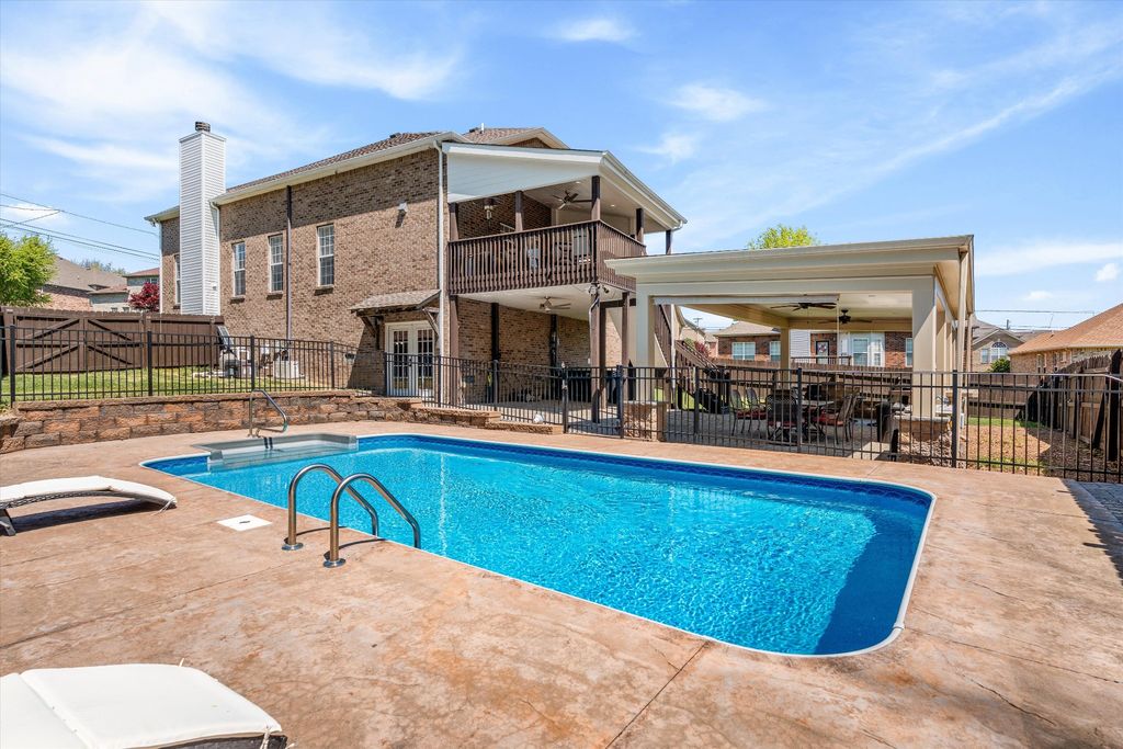 4277 October Woods Dr, Antioch, TN 37013