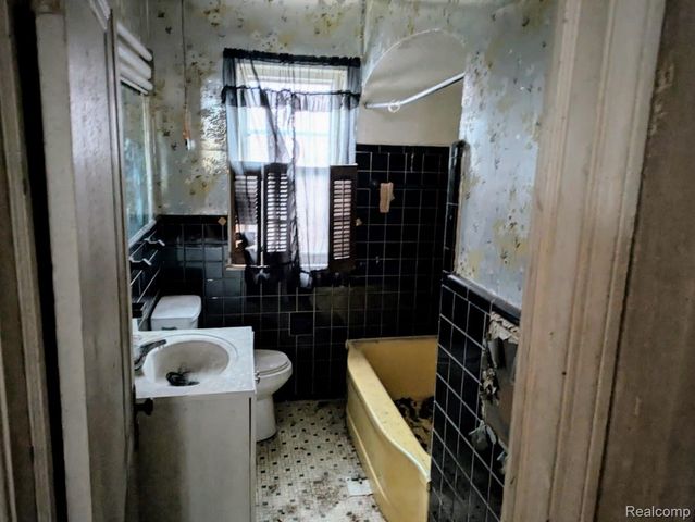 18418 Heyden Street, Detroit, MI 48219