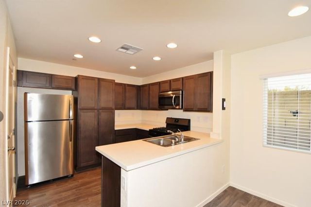 4135 Chamisa Cove Street, Las Vegas, NV 89115