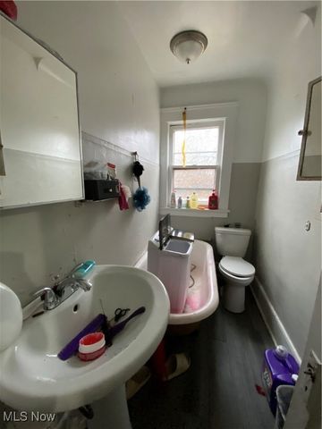 3439 Regent Road, Cleveland, OH 44127