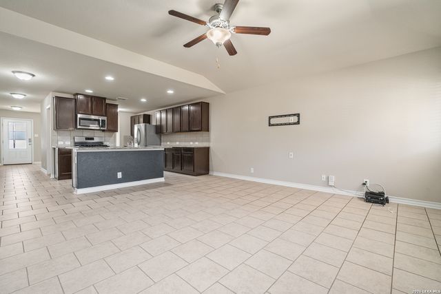 8727 Fisher Falls, San Antonio, TX 78254