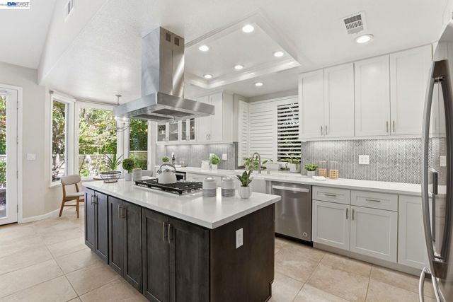 7961 Kemper Ct, Pleasanton, CA 94588