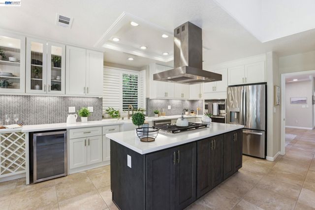 7961 Kemper Ct, Pleasanton, CA 94588