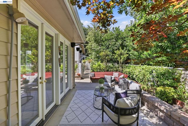 7961 Kemper Ct, Pleasanton, CA 94588
