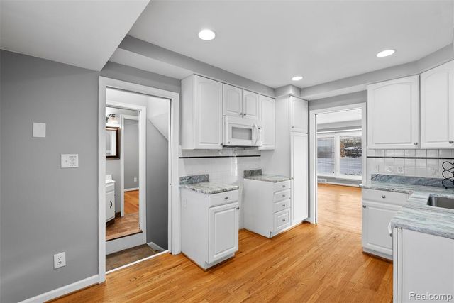 35236 Leon Street, Livonia, MI 48150