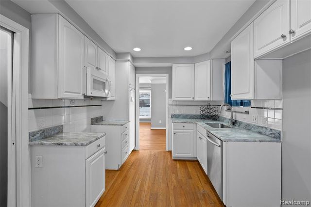 35236 Leon Street, Livonia, MI 48150