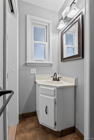 35236 Leon Street, Livonia, MI 48150