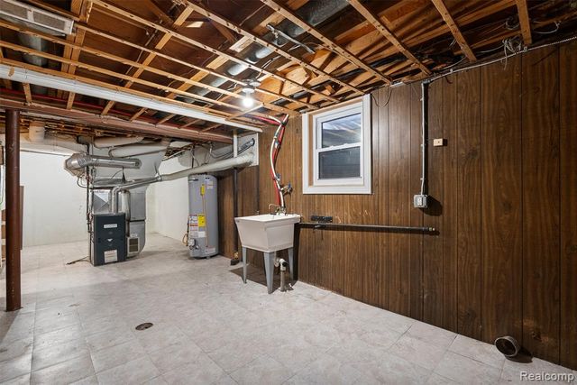 35236 Leon Street, Livonia, MI 48150