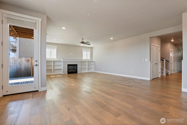 1407 Baker Heights Loop, Bremerton, WA 98312