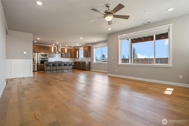 1407 Baker Heights Loop, Bremerton, WA 98312
