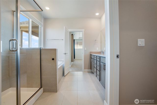 1407 Baker Heights Loop, Bremerton, WA 98312