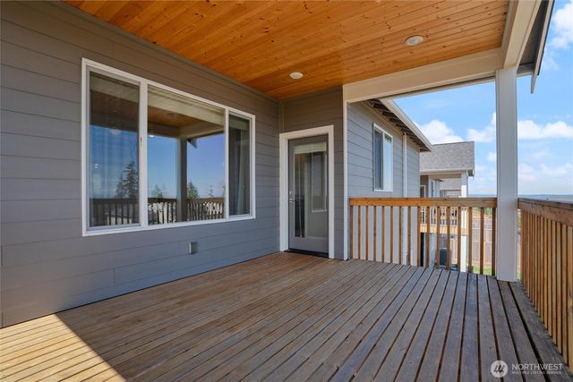 1407 Baker Heights Loop, Bremerton, WA 98312
