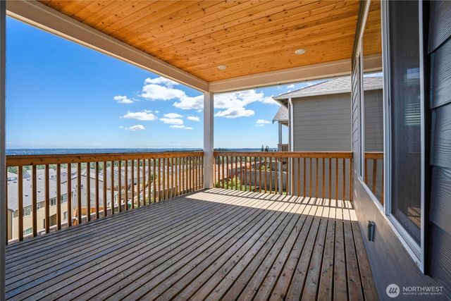 1407 Baker Heights Loop, Bremerton, WA 98312