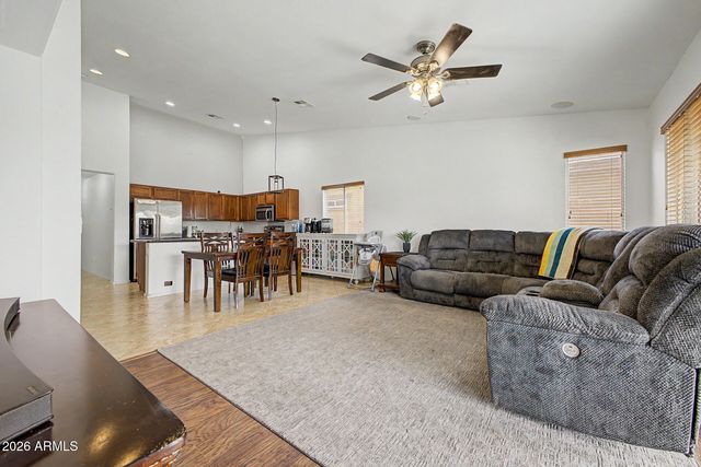 31208 N CHEYENNE Drive, San Tan Valley, AZ 85143