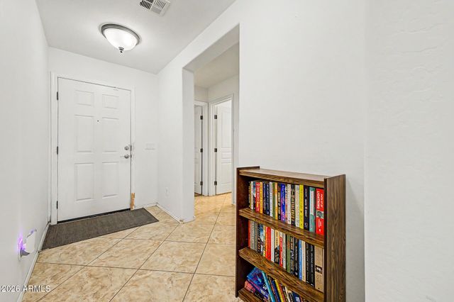 31208 N CHEYENNE Drive, San Tan Valley, AZ 85143