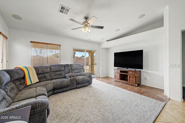 31208 N CHEYENNE Drive, San Tan Valley, AZ 85143