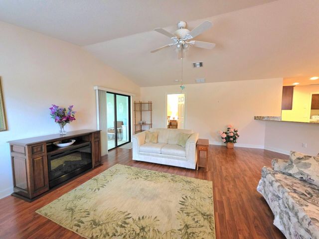 17 San Felipe, Fort Pierce, FL 34951