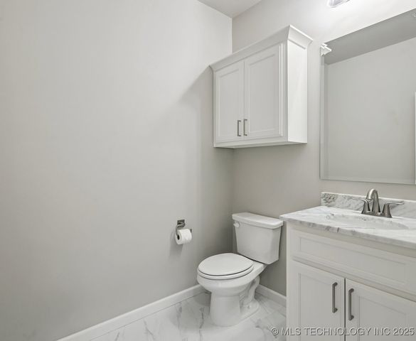 2719 W Van Buren Court, Broken Arrow, OK 74011