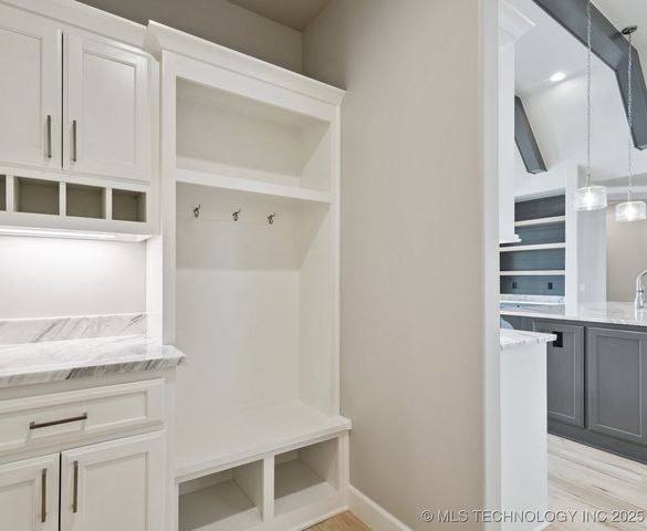 2719 W Van Buren Court, Broken Arrow, OK 74011