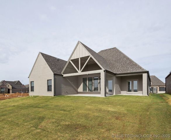 2719 W Van Buren Court, Broken Arrow, OK 74011