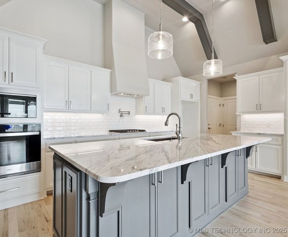 2719 W Van Buren Court, Broken Arrow, OK 74011