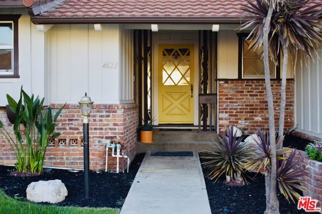 4623 Don Miguel Drive, Los Angeles, CA 90008