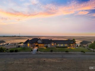 393 Famoso Hills Drive, Bakersfield, CA 93308