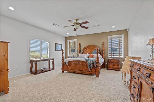 10738 Cemetery Road, Marietta, OK 73448