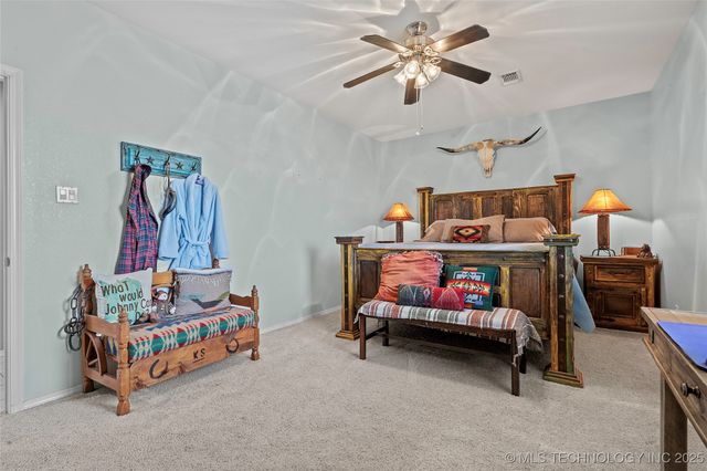 10738 Cemetery Road, Marietta, OK 73448