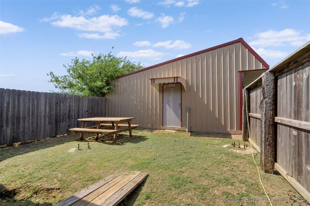 10738 Cemetery Road, Marietta, OK 73448
