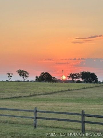 10738 Cemetery Road, Marietta, OK 73448