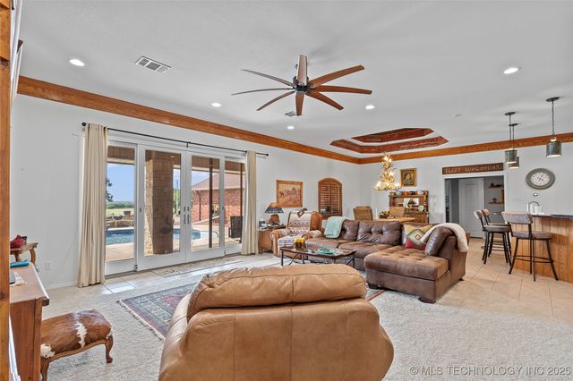10738 Cemetery Road, Marietta, OK 73448