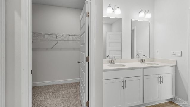 2010 Wiregrass St, Navarre, FL 32566