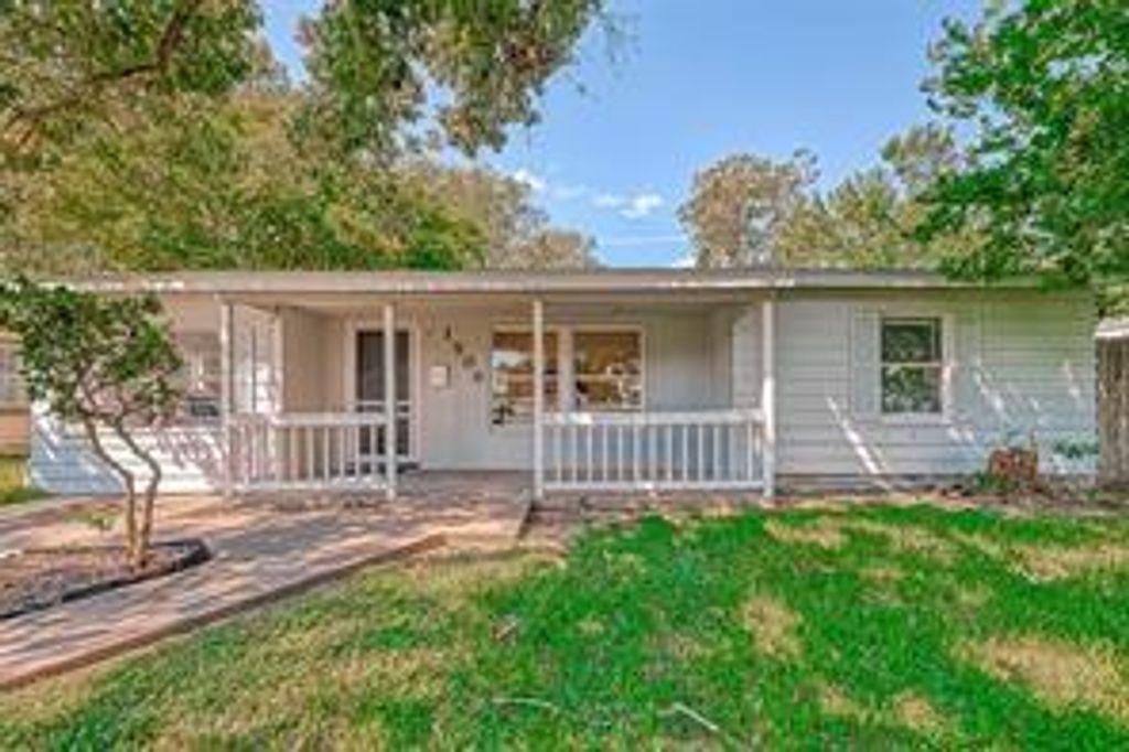 1506 1st Avenue N, Texas City, TX 77590