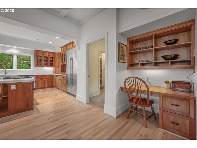 10007 Nw THOMPSON Rd, Portland, OR 97229