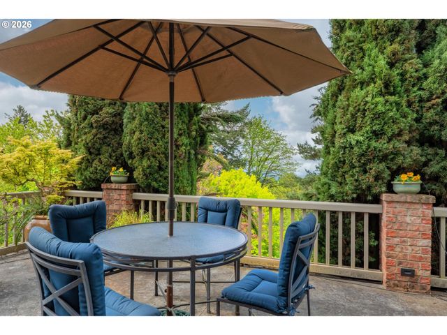 10007 Nw THOMPSON Rd, Portland, OR 97229