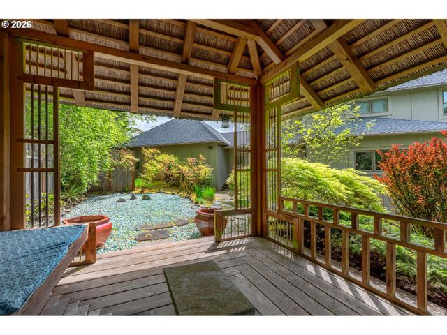 10007 Nw THOMPSON Rd, Portland, OR 97229