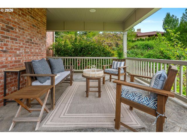 10007 Nw THOMPSON Rd, Portland, OR 97229