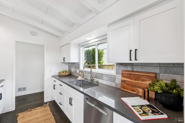 24 Porto Bello Dr, San Rafael, CA 94901