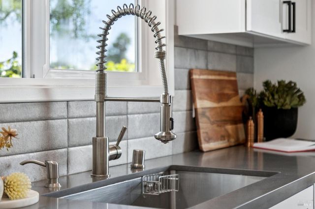 24 Porto Bello Dr, San Rafael, CA 94901