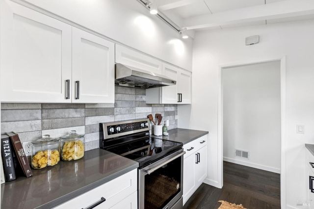 24 Porto Bello Dr, San Rafael, CA 94901