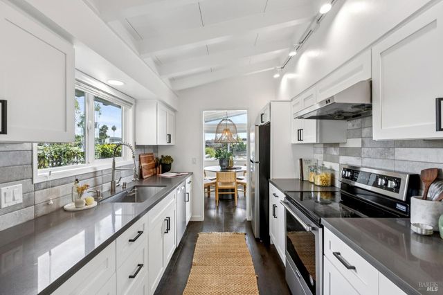 24 Porto Bello Dr, San Rafael, CA 94901