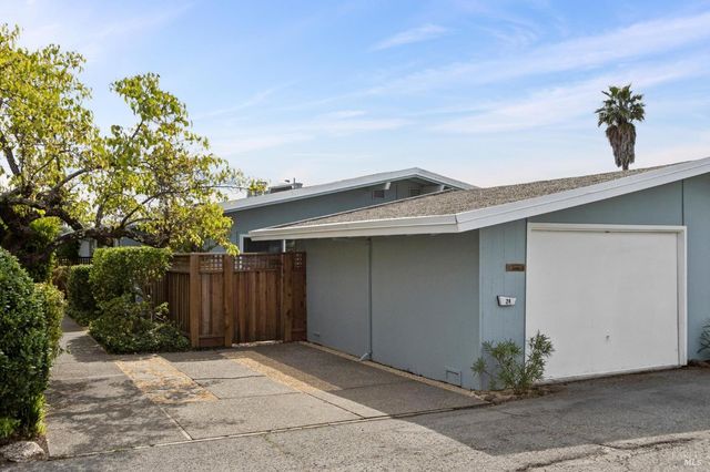 24 Porto Bello Dr, San Rafael, CA 94901