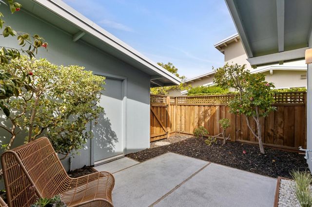 24 Porto Bello Dr, San Rafael, CA 94901